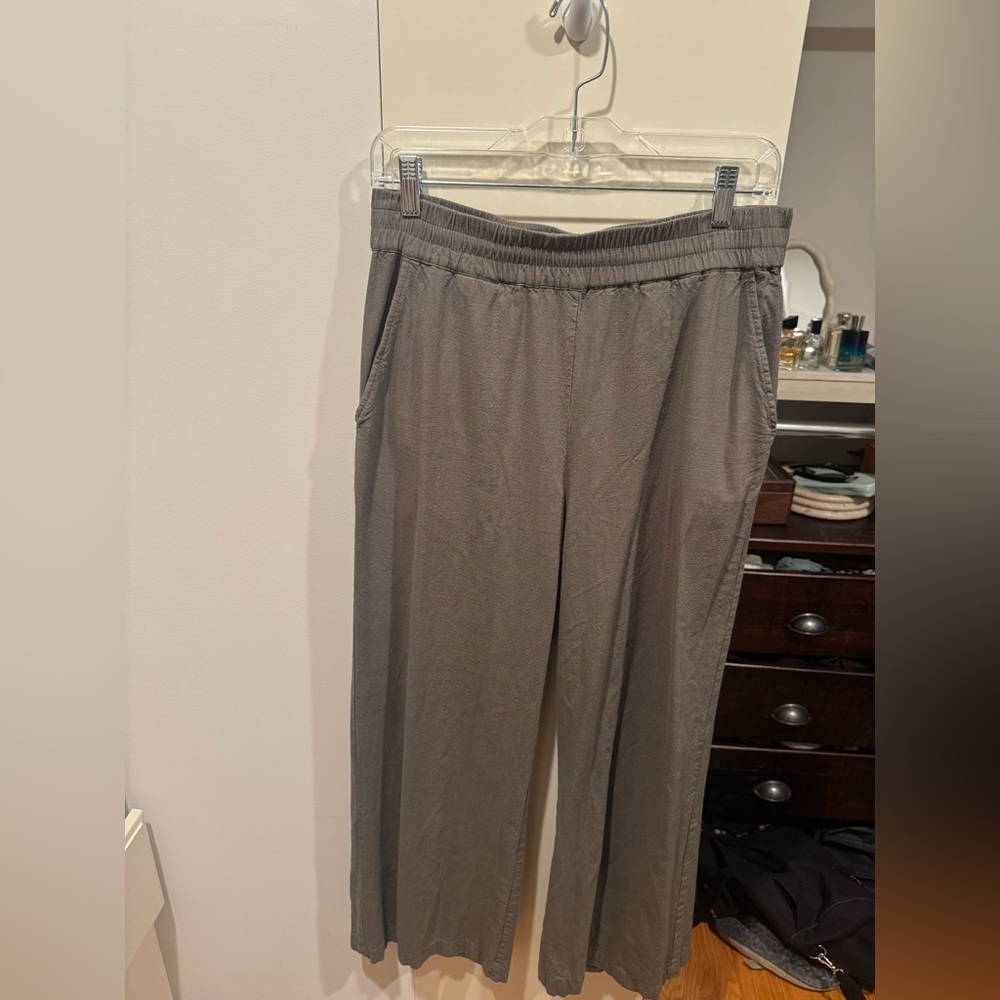 Marine Layer Allison Trouser in dusty olive (M)